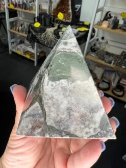 Black Onyx Pyramid -Home Decor Store AC176868 2217 491F 927F DCCBE92BC8D2